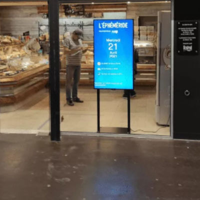 43 Zoll-doppelter mit Seiten versehener LCD-Bildschirm-Modul-Werbungs-Boden-Doppelseitenscheibe-Kiosk