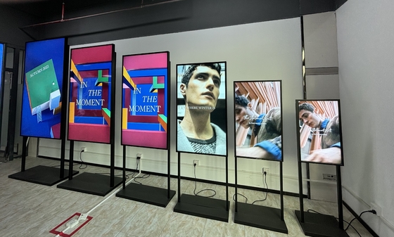 43 Zoll Hochhelligkeits-Display (2500 Nits) für Schaufenster mit IPS-Panel